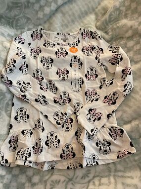 NWT ~ Disney White Long Sleeve Minnie Mouse Top With Ruffled Bottom Hem